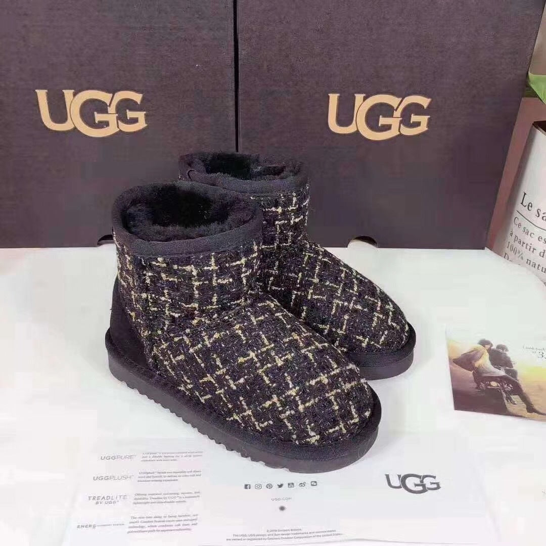 Kids’ Chic Black Snow Boots – 5854