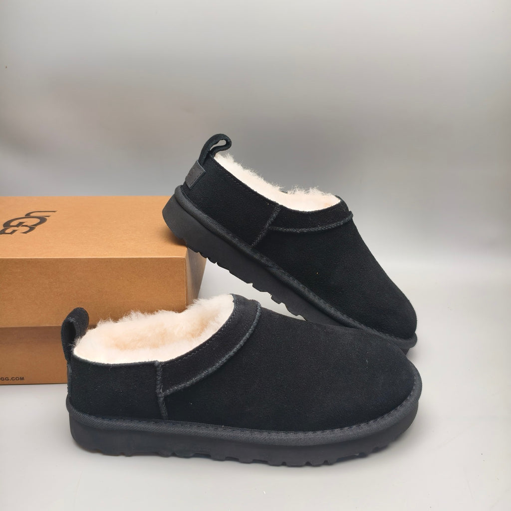 Women’s Classic Slip-On Shoes in Black – 3891