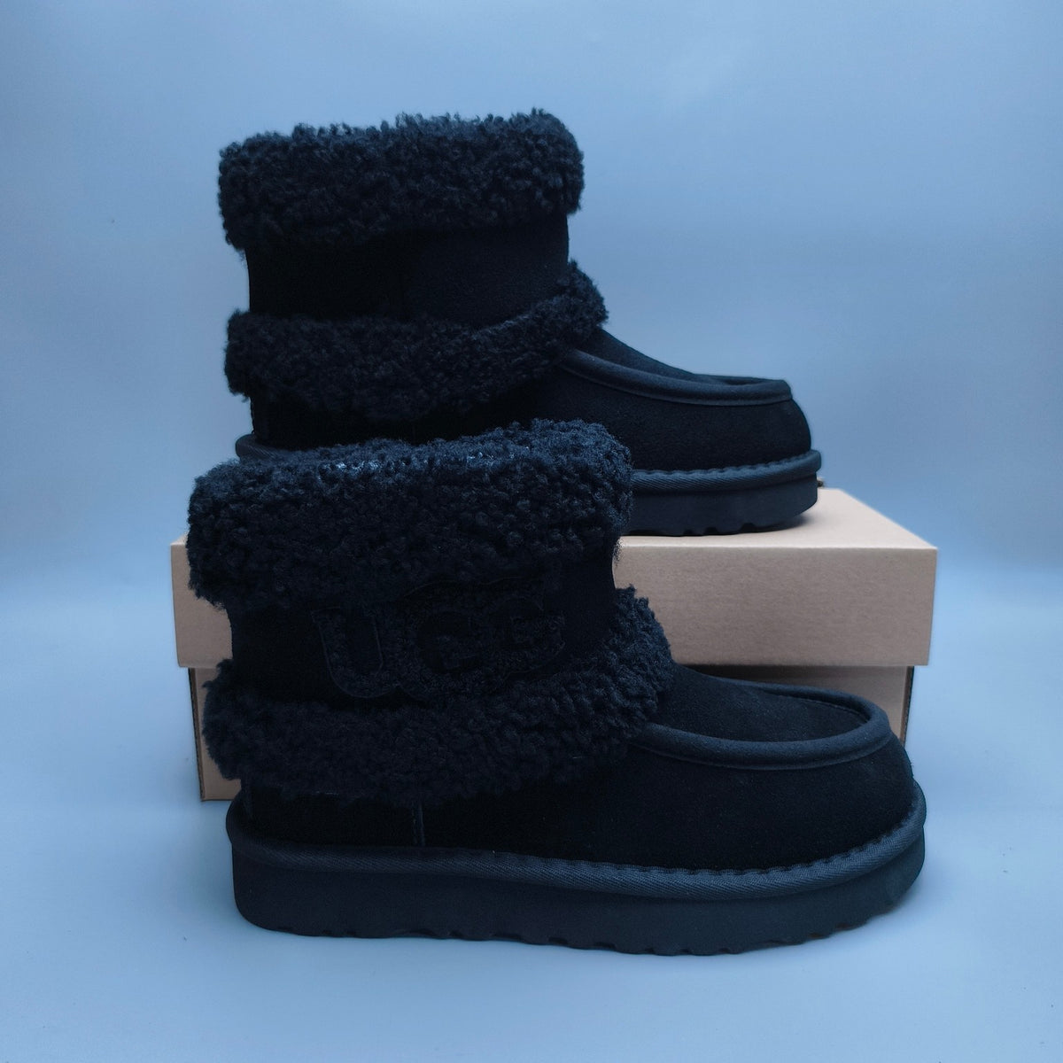 Black Curly-Texture Statement Logo Mid-Top Boots – 5410