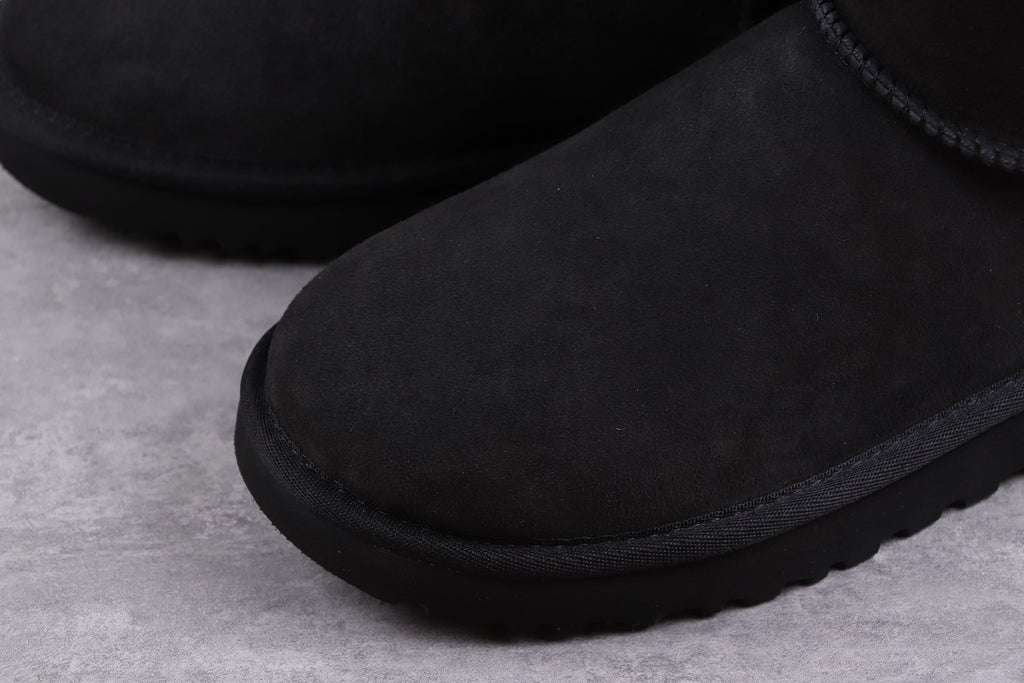 Black Classic Short II Boots – 6223
