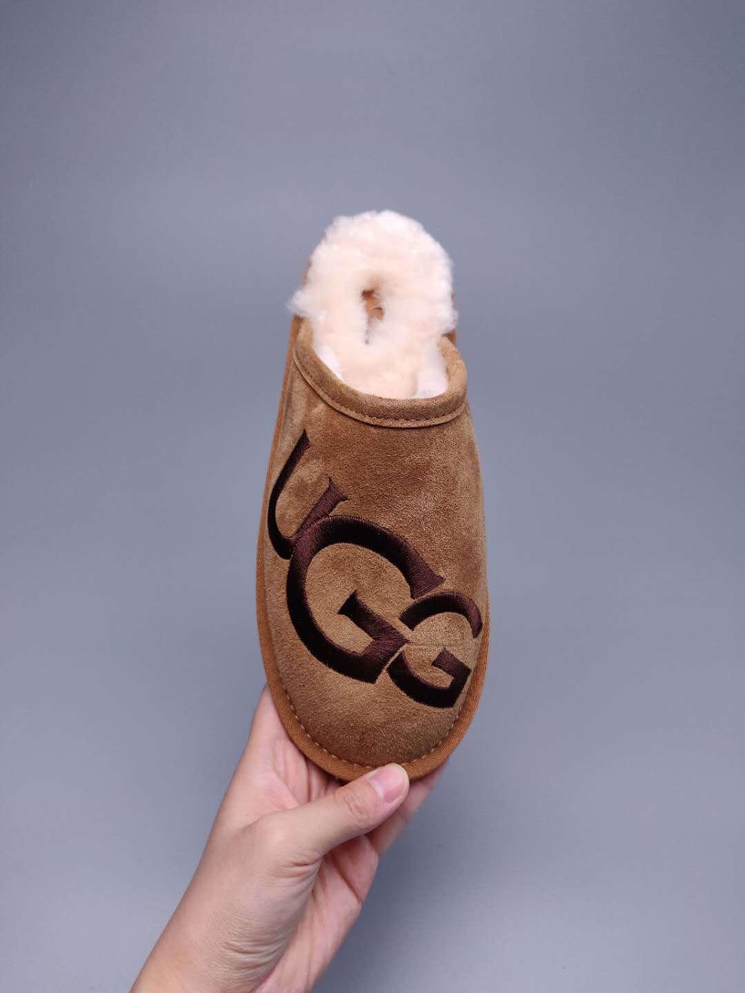 Chestnut Indoor Slippers with Oversized G Detail | 2593