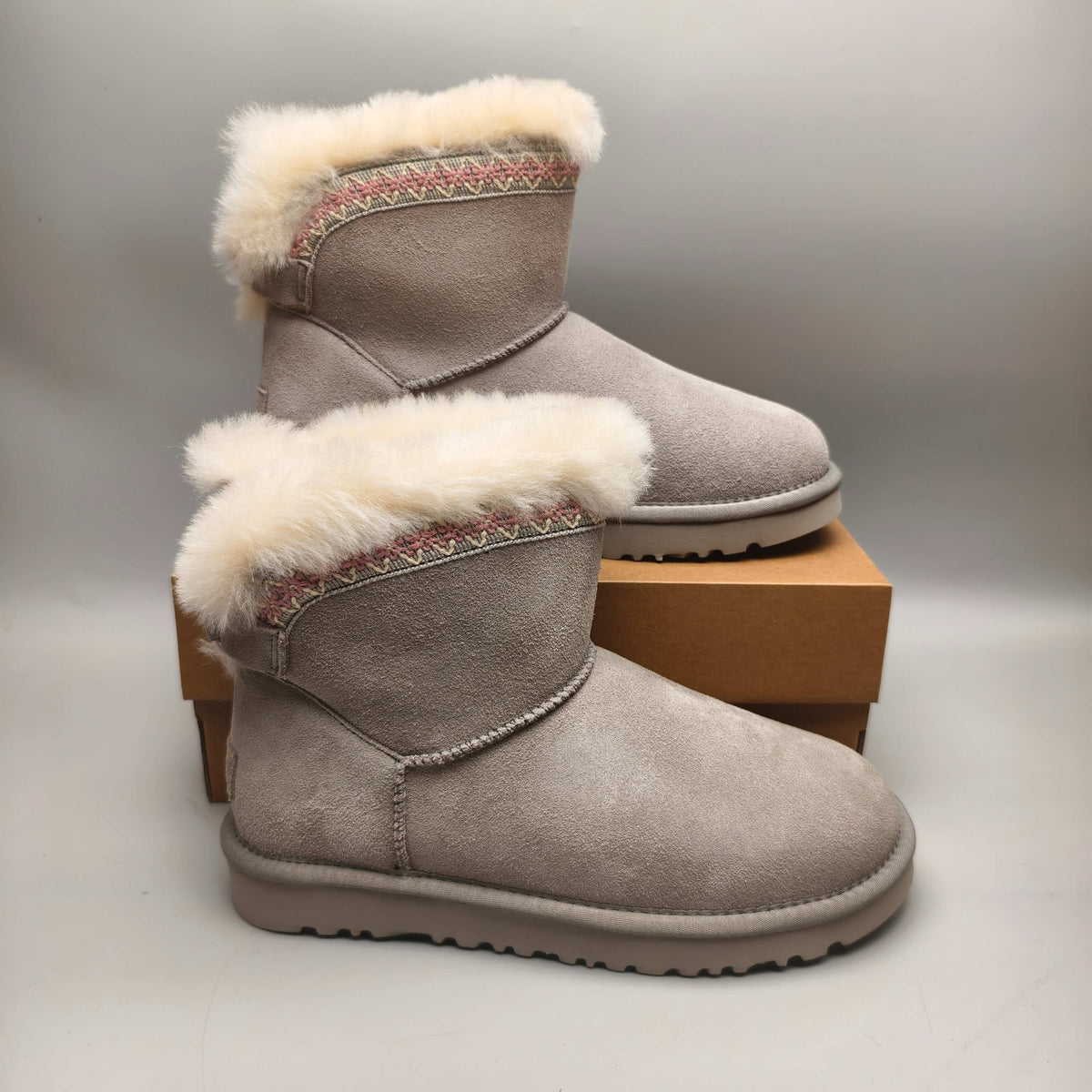 Gray Folk-Inspired Back-Strap Shoes – 4517