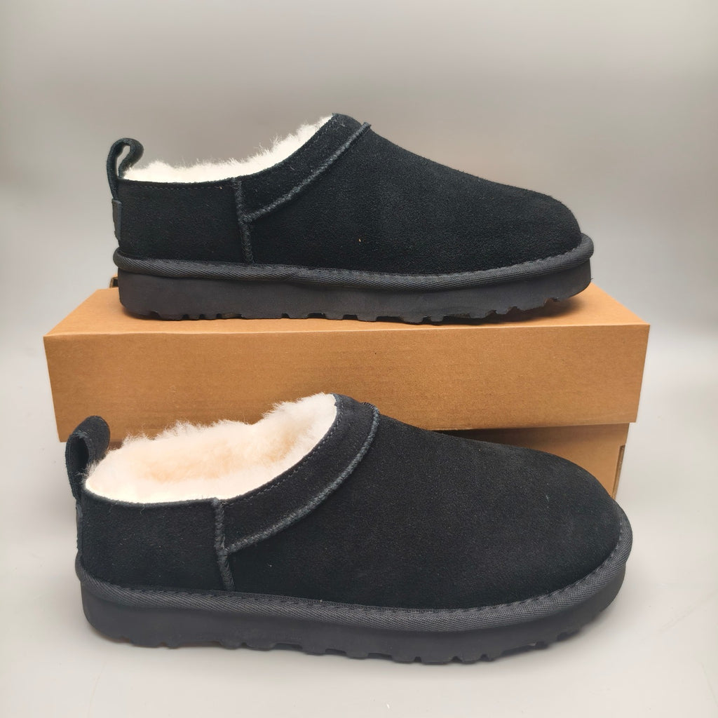 Women’s Classic Slip-On Shoes in Black – 3891