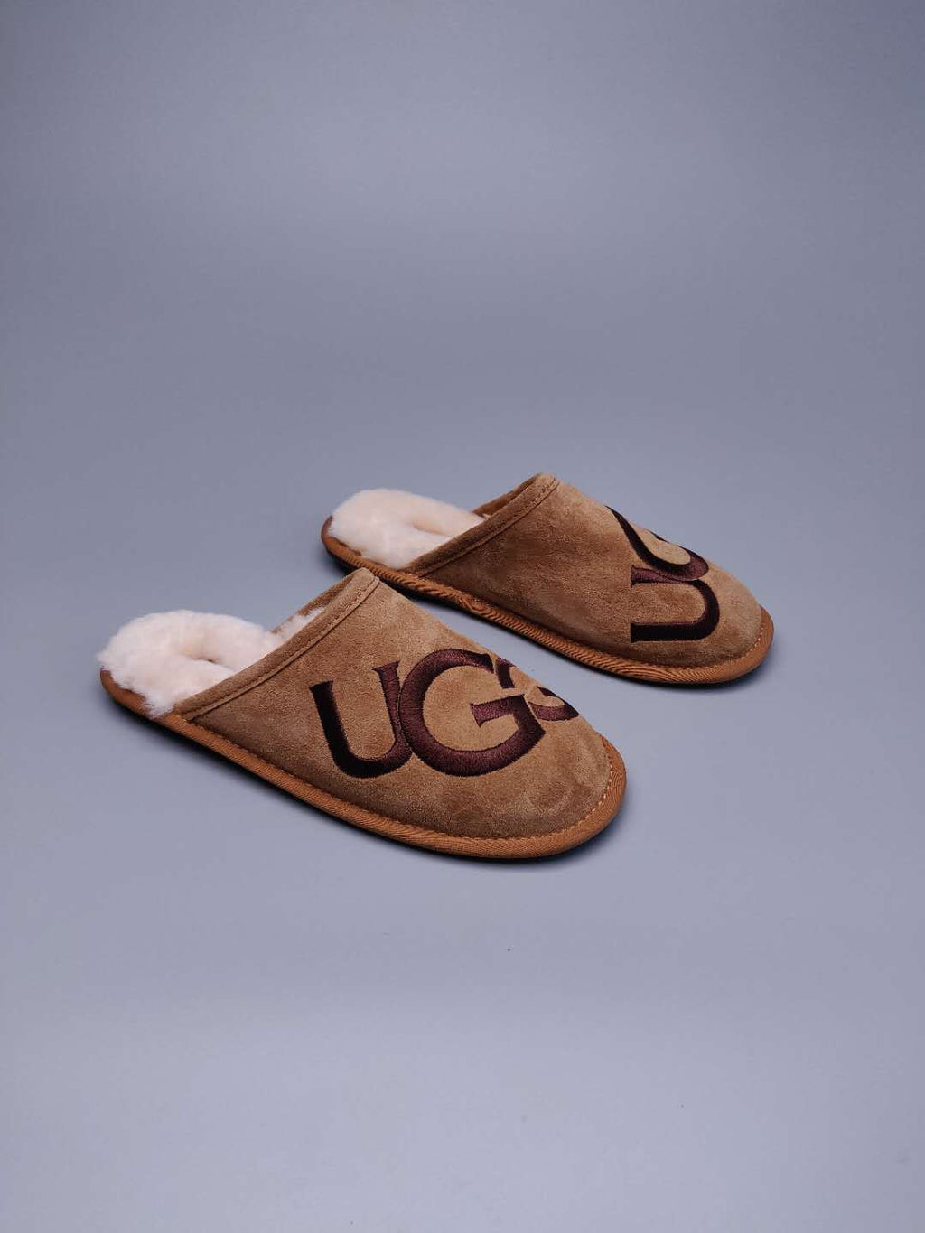 Chestnut Indoor Slippers with Oversized G Detail | 2593