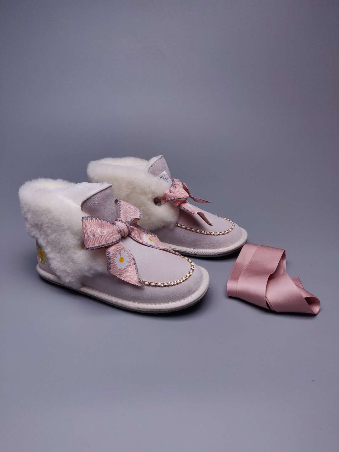 Daisy Chain & Ribbon Footwear – Milkshake White | 7888