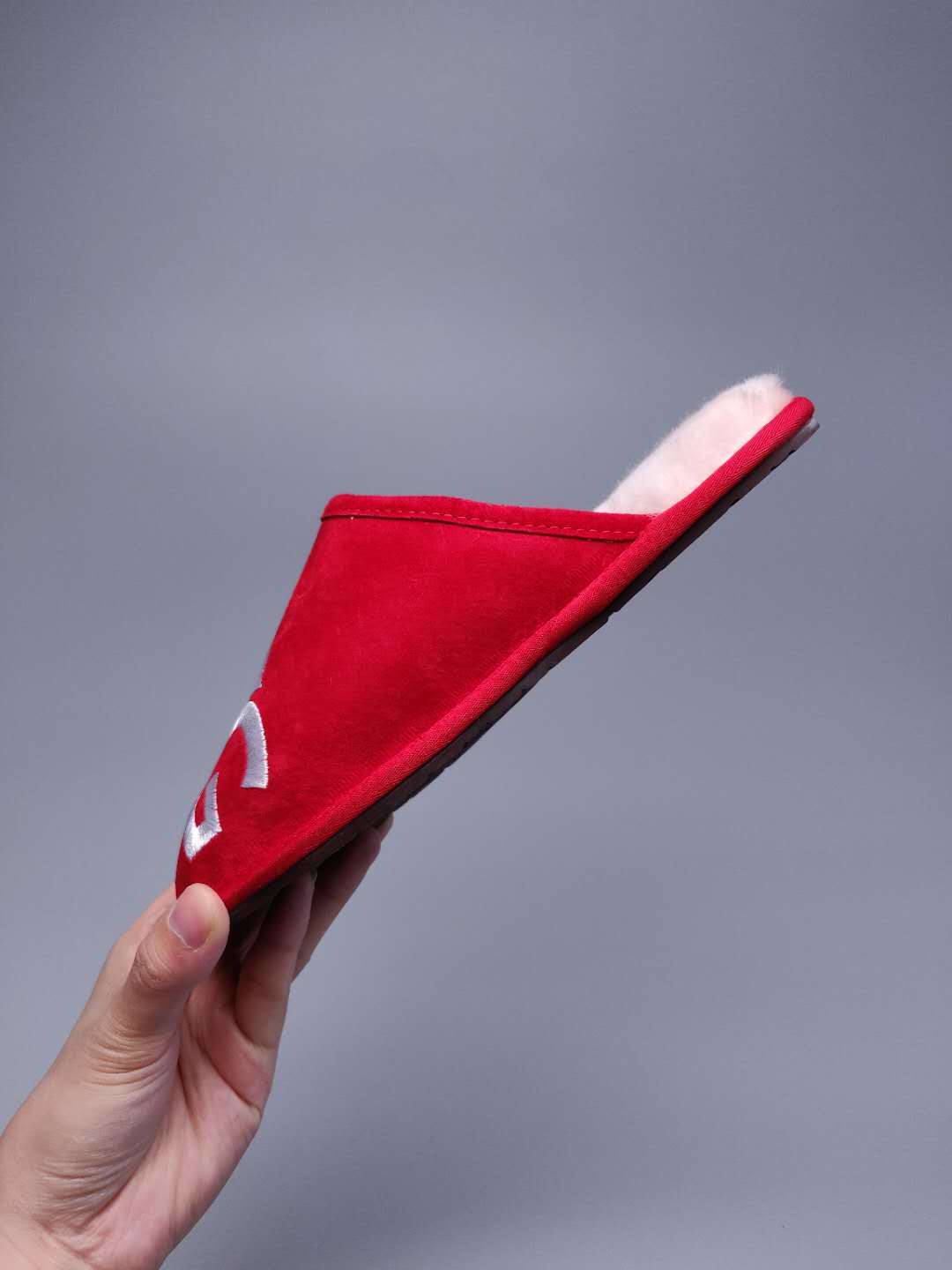 Bright Red Indoor Slippers with Oversized G Detail | 2593