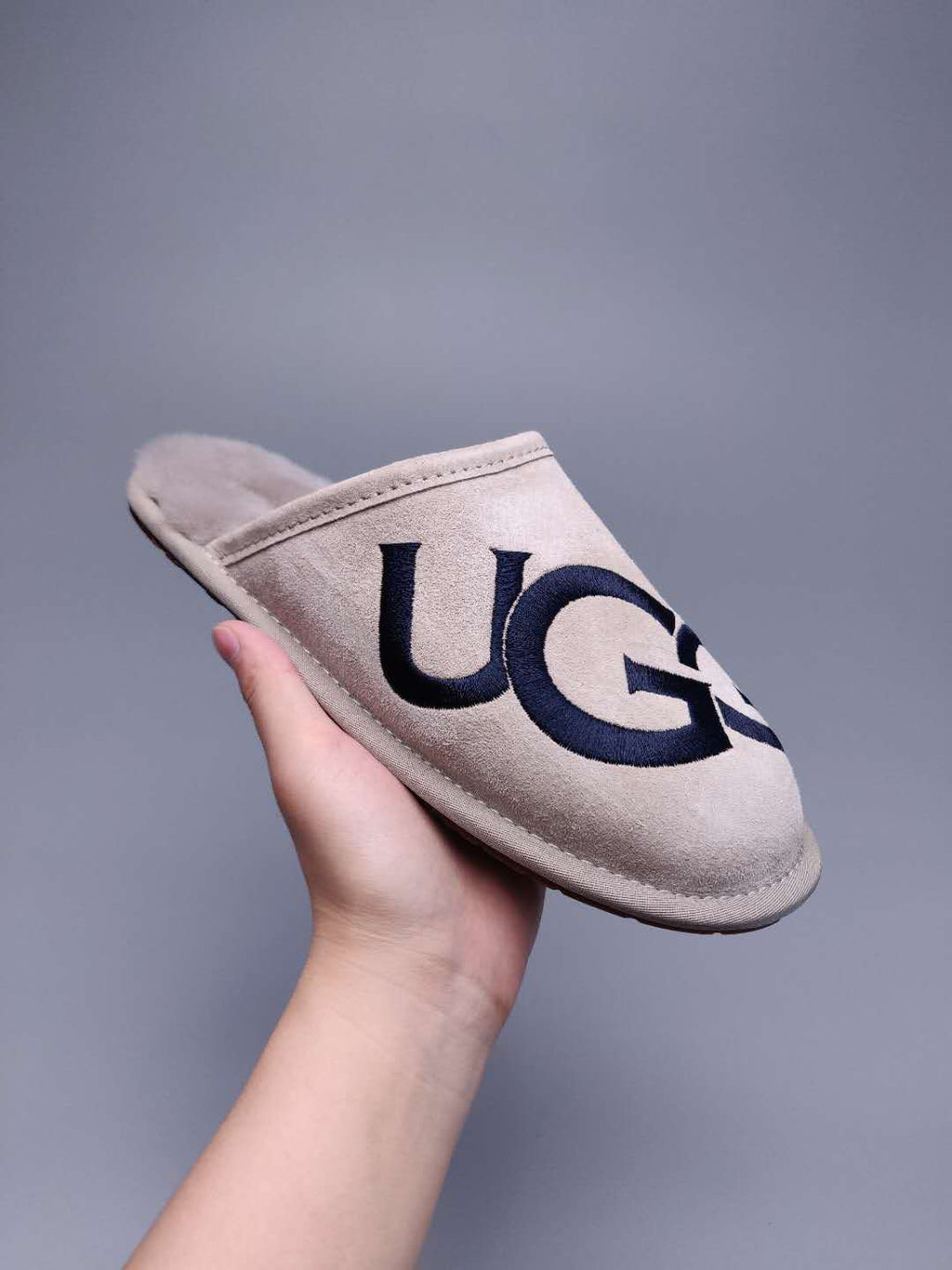 Gray Indoor Slippers with Oversized G Detail | 2593