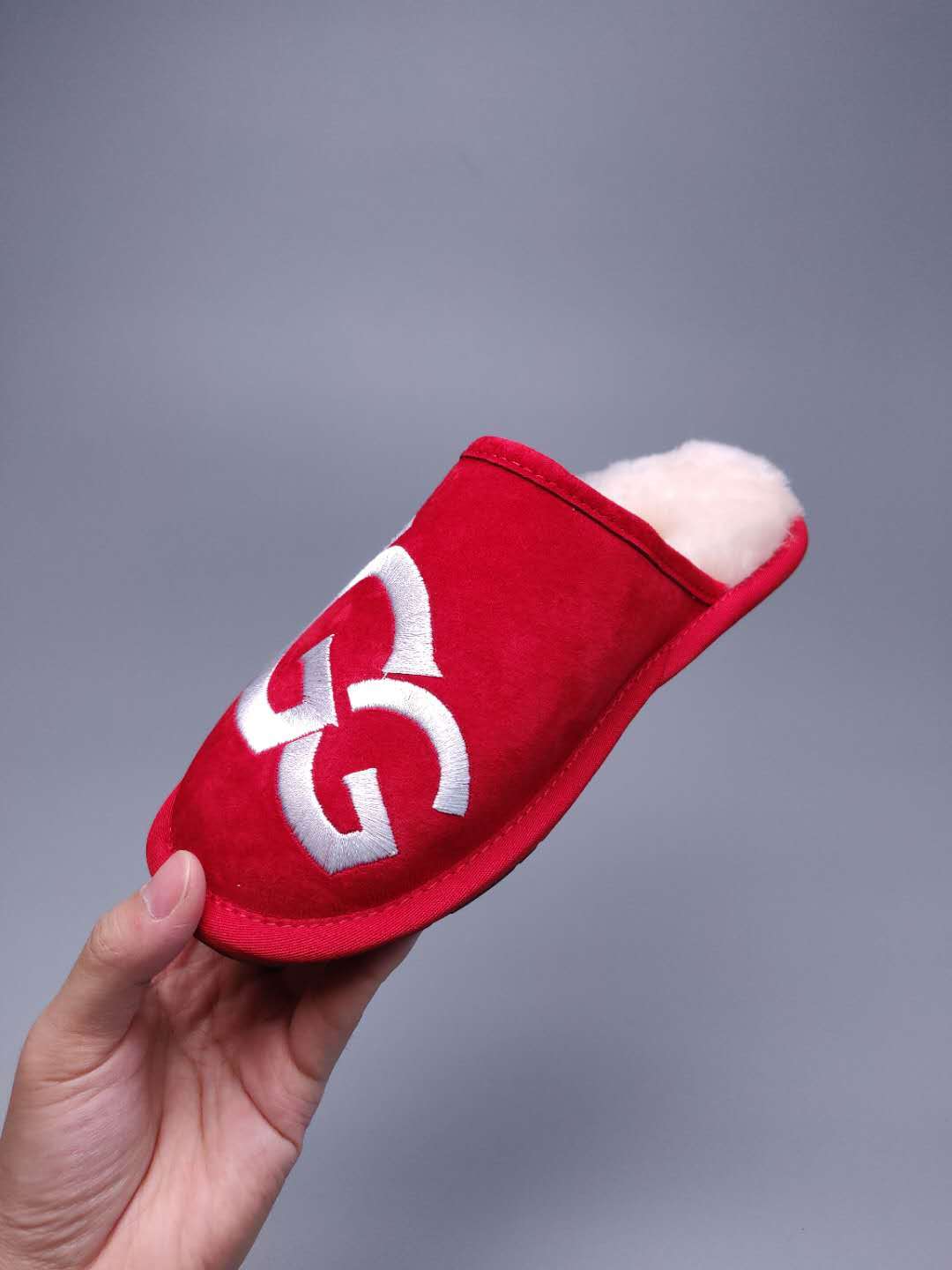 Bright Red Indoor Slippers with Oversized G Detail | 2593