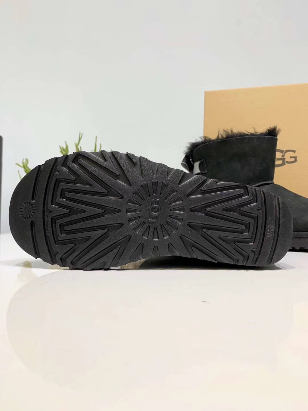 Black Bow-Detail Shoes with Subtle Shimmer | 2938