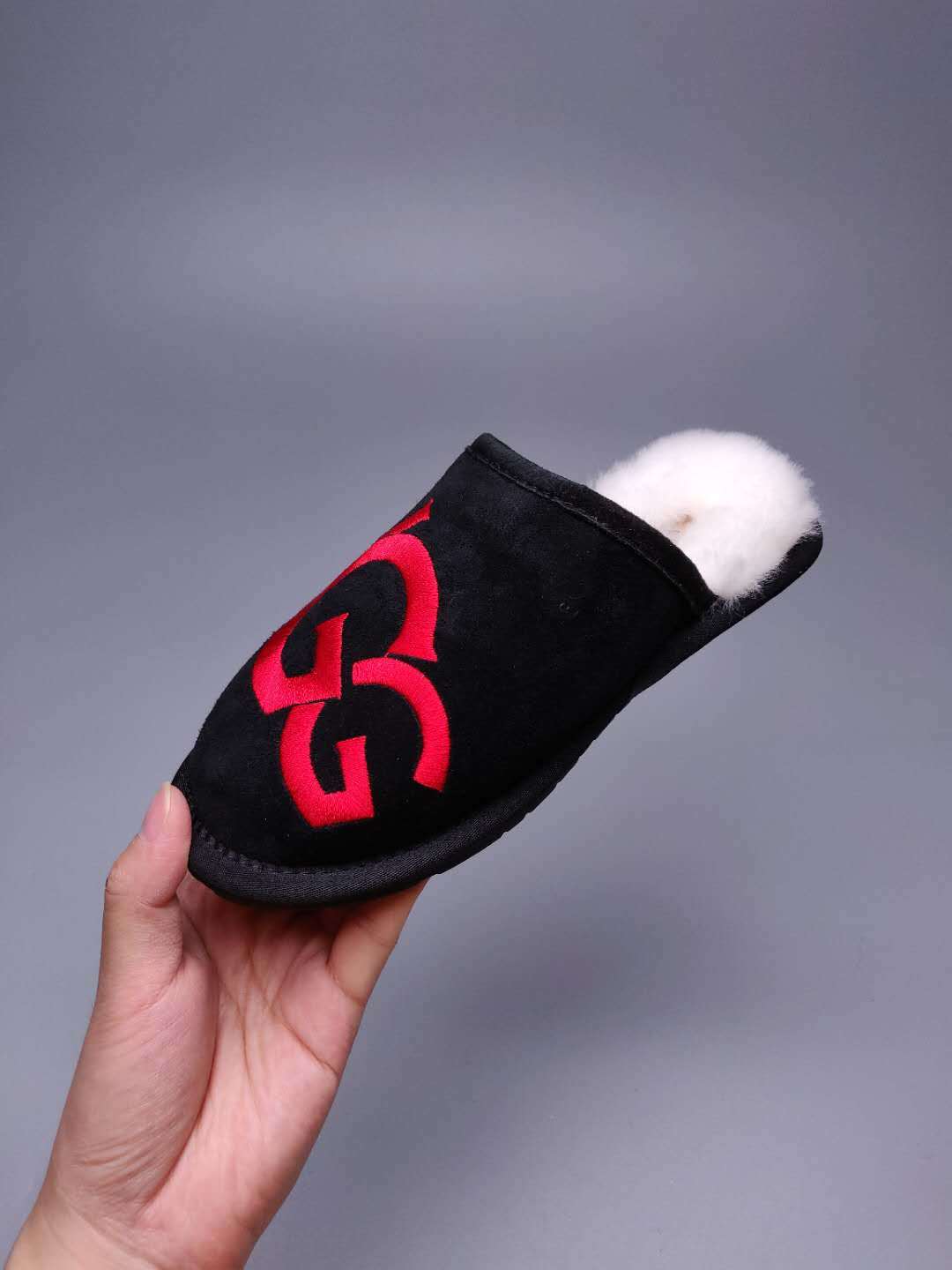 Black Indoor Slippers with Oversized G Detail | 2593