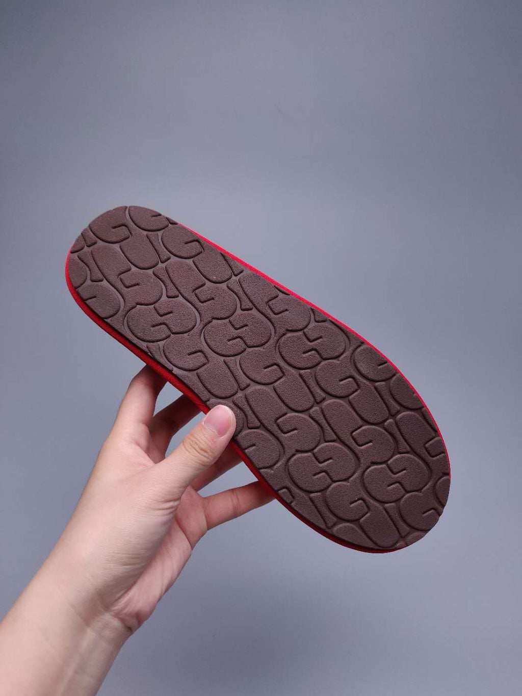 Bright Red Indoor Slippers with Oversized G Detail | 2593