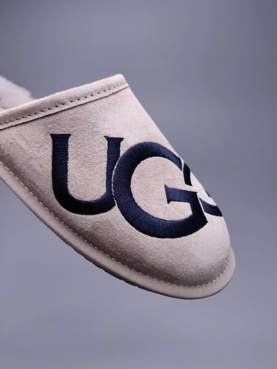Gray Indoor Slippers with Oversized G Detail | 2593