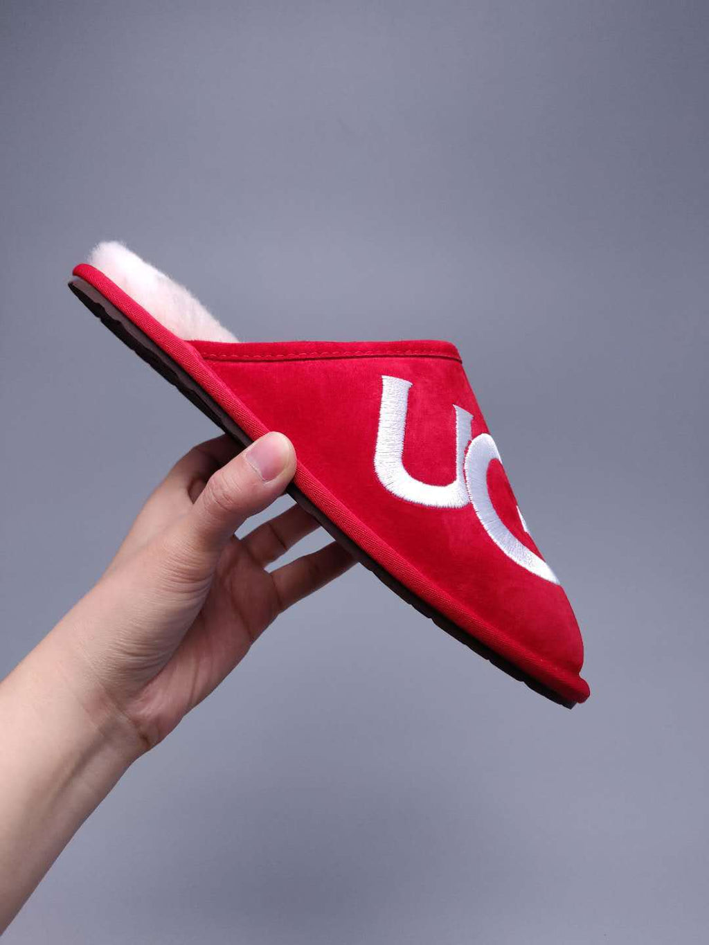 Bright Red Indoor Slippers with Oversized G Detail | 2593