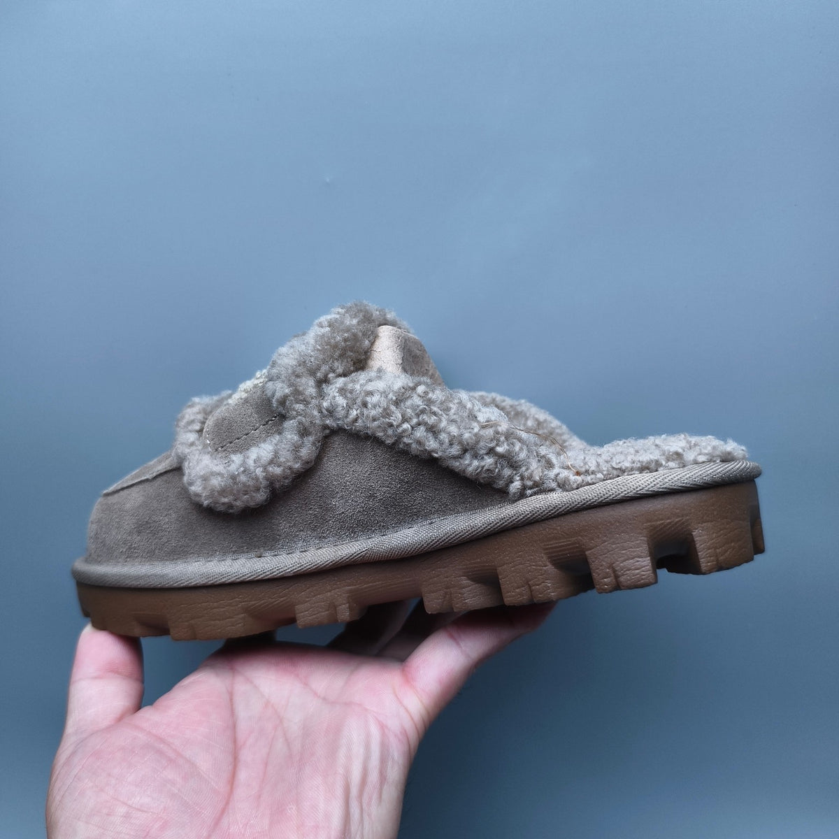 Antelope Brown Curly Plush Slippers with Oversized Logo | 1206