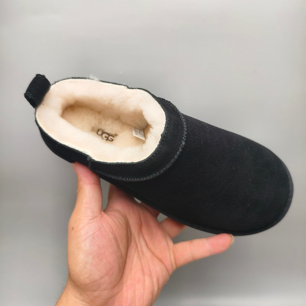 Women’s Classic Slip-On Shoes in Black – 3891