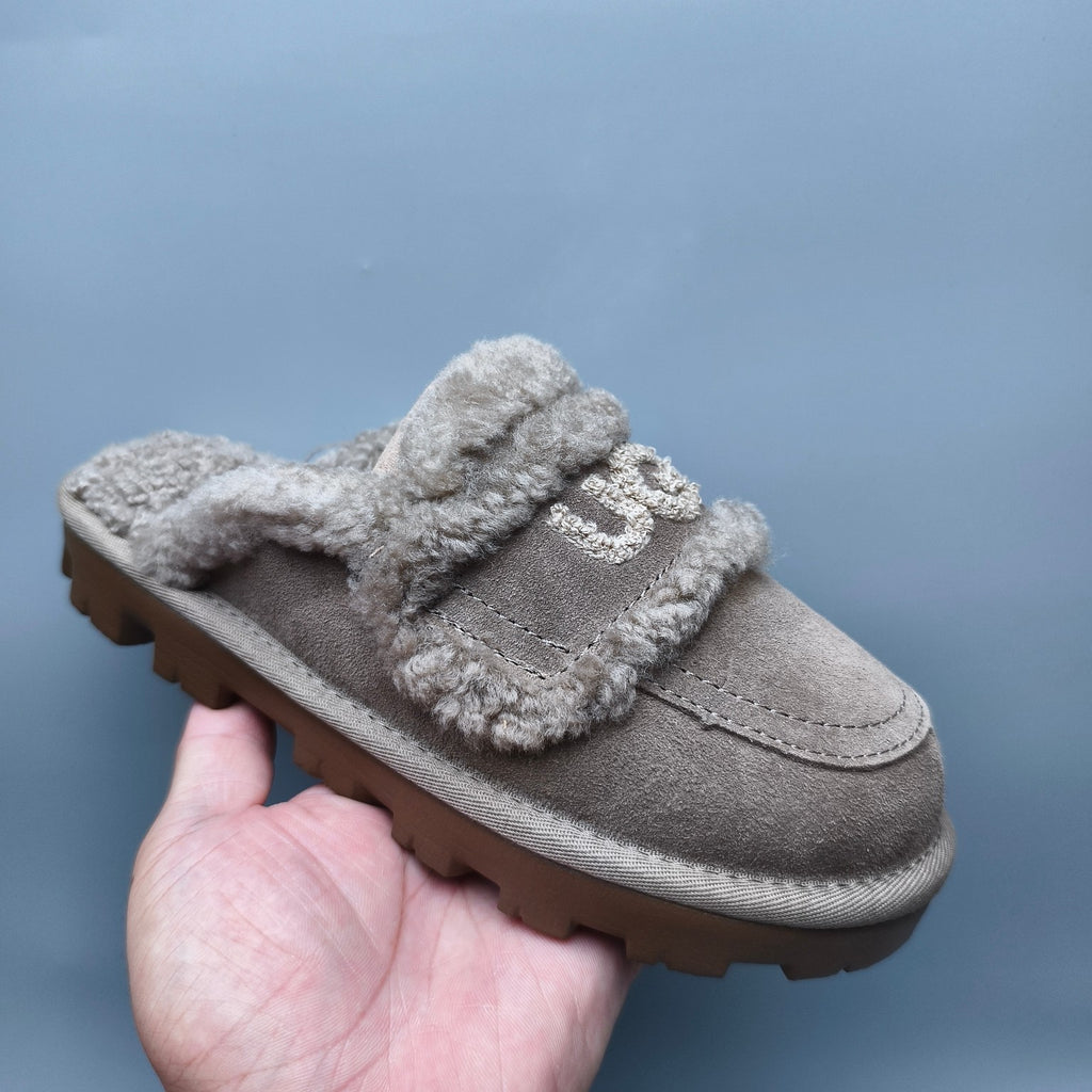 Antelope Brown Curly Plush Slippers with Oversized Logo | 1206