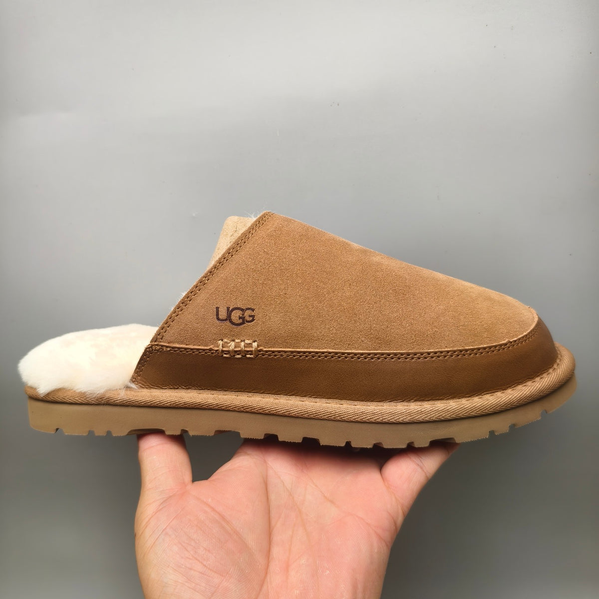 Men’s Chestnut Ultralight Fuzzy Slippers – 4585