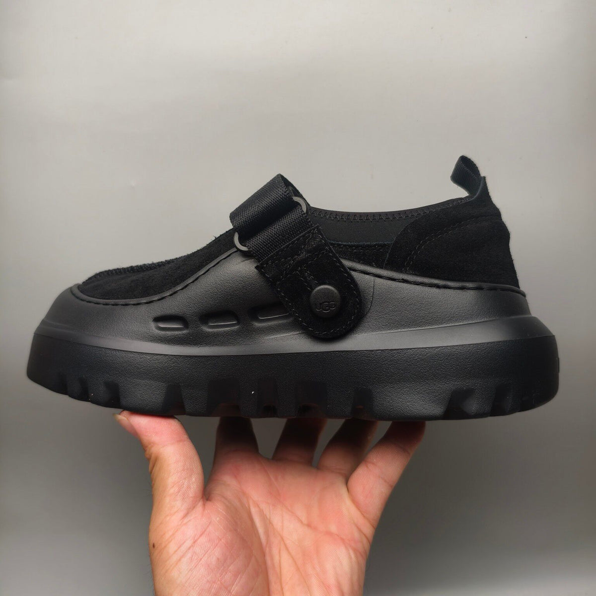Unisex Slip-On Casual Shoes – Black | 7550
