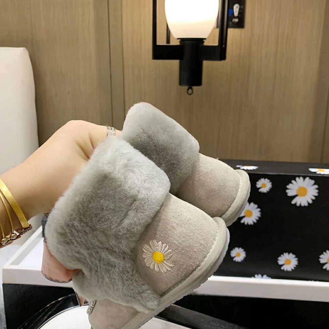 Daisy Chain & Ribbon Footwear – Gray | 7888