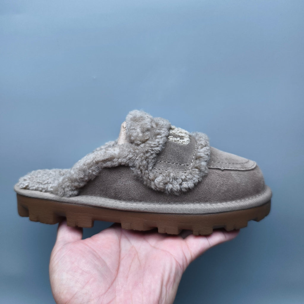 Antelope Brown Curly Plush Slippers with Oversized Logo | 1206