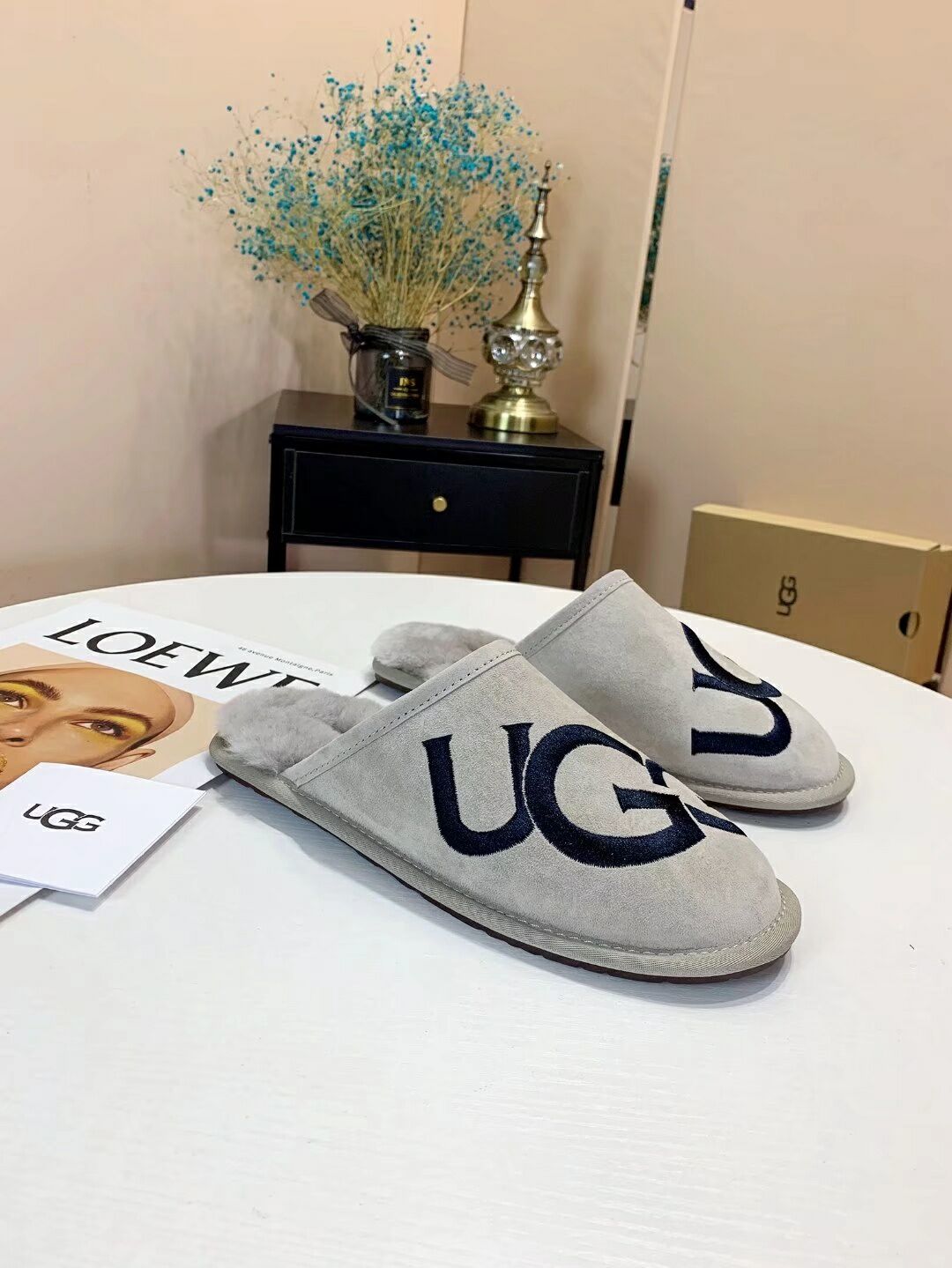 Gray Indoor Slippers with Oversized G Detail | 2593