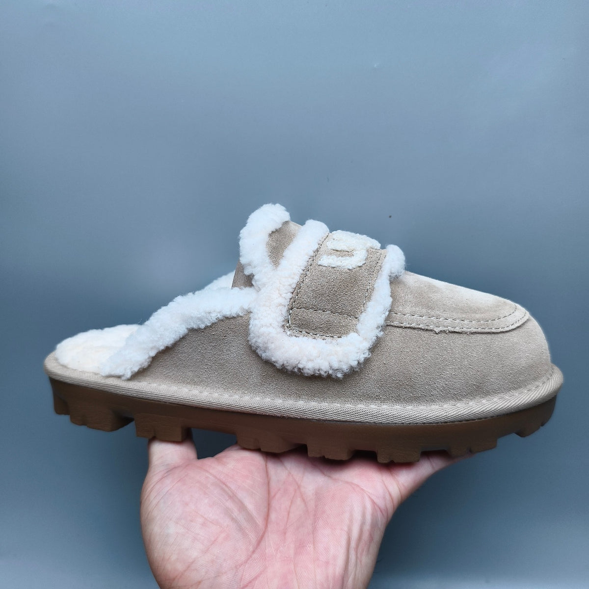Sand Curly Plush Slippers with Oversized Logo | 1206