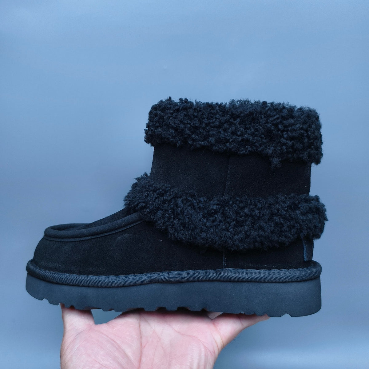 Black Curly-Texture Statement Logo Mid-Top Boots – 5410